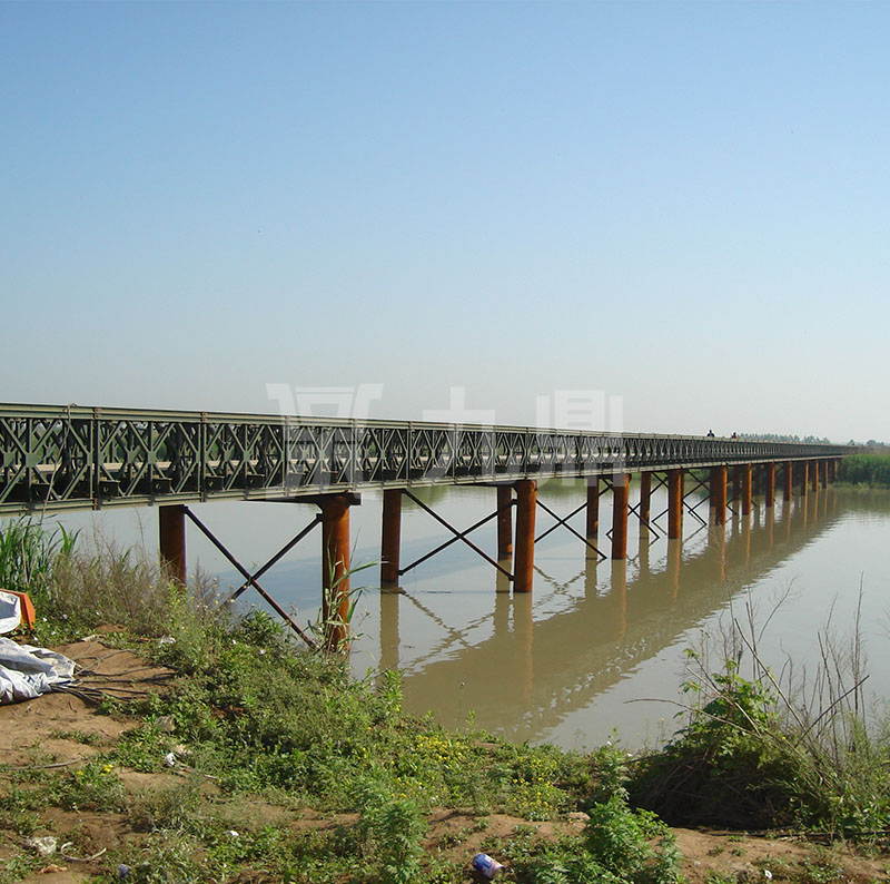 鋼棧橋